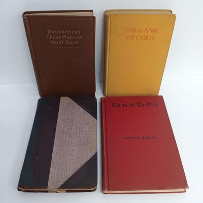 LOT 110: Vintage/Antique Chess and Checkers Books