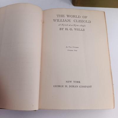 LOT 111: Vintage Sci-Fi Paperbacks, A House-Boat on the River Styx 1895 & The World of William Clissold 1926 Volumes I and II