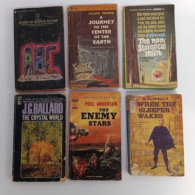LOT 111: Vintage Sci-Fi Paperbacks, A House-Boat on the River Styx 1895 & The World of William Clissold 1926 Volumes I and II