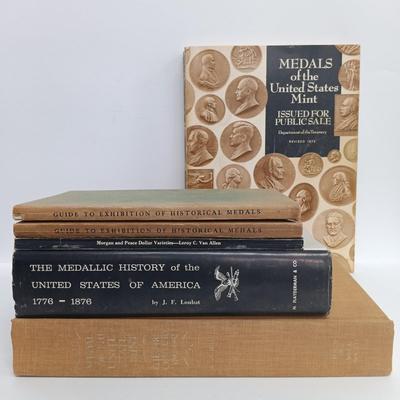 LOT 113: Vintage Numismatic/ Medal Collecting Books