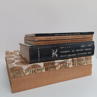 LOT 113: Vintage Numismatic/ Medal Collecting Books