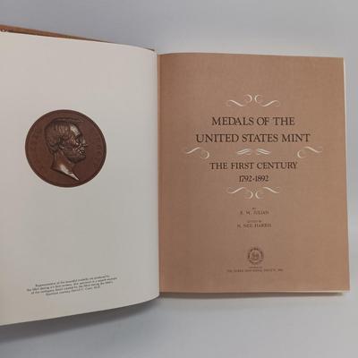 LOT 113: Vintage Numismatic/ Medal Collecting Books