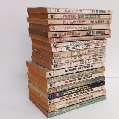 LOT 114: Vintage Edgar Rice Burroughs Collection- A Princess of Mars 1970, Carson of Venus 1963 & More