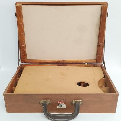 LOT 117: Vintage Sargent Easel-Aide with Blitz How to Draw Cartoons Video Kit and Art Books