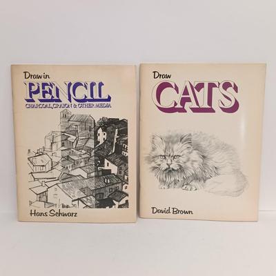 LOT 117: Vintage Sargent Easel-Aide with Blitz How to Draw Cartoons Video Kit and Art Books