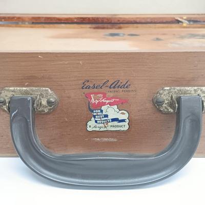 LOT 117: Vintage Sargent Easel-Aide with Blitz How to Draw Cartoons Video Kit and Art Books