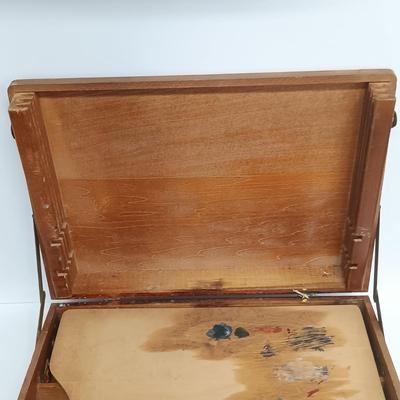 LOT 117: Vintage Sargent Easel-Aide with Blitz How to Draw Cartoons Video Kit and Art Books