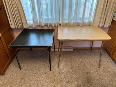 2 CARD TABLES