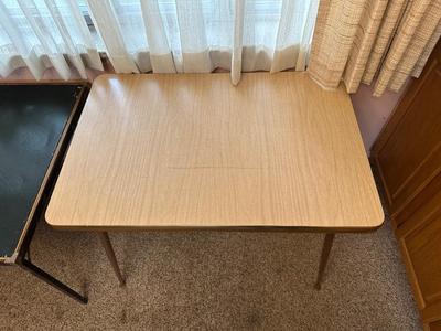 2 CARD TABLES