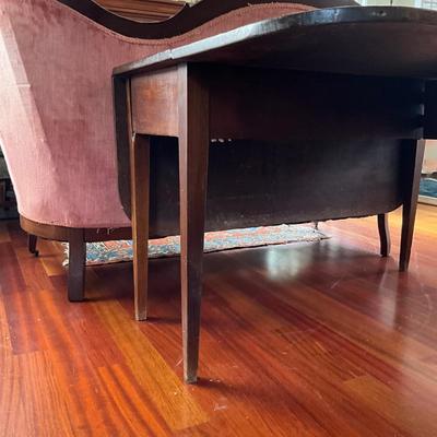 L412 Antique Dropleaf Table