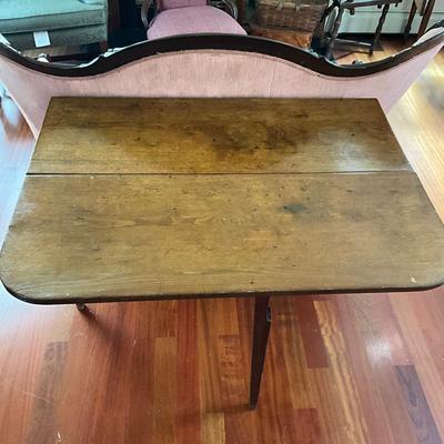 L412 Antique Dropleaf Table