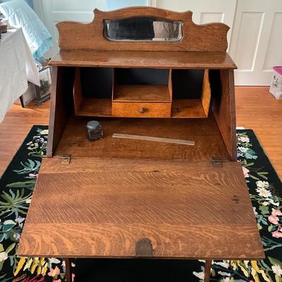 UBB414 Antique Oak Desk with Mirror and Stretcher