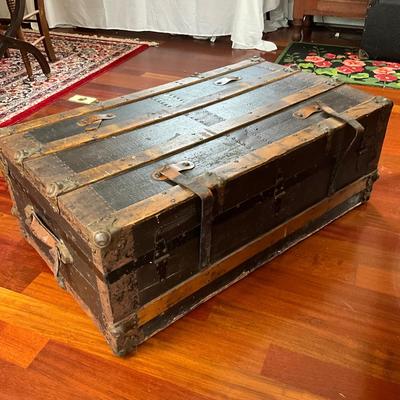 L420 Antique Flat Top Steamer Trunk