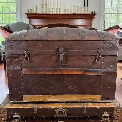 L421 Antique Victorian Dome Top Steamer Trunk
