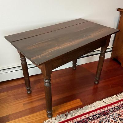 L423 Antique Victorian Turned Leg Single Drawer Farm Table
