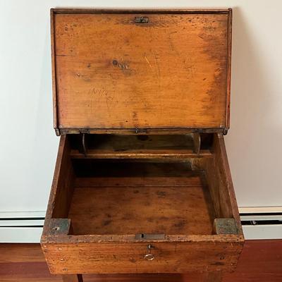 L424 Antique Primitive Slant Front Desk with Key