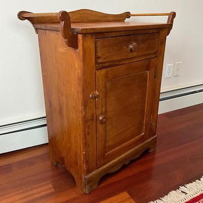 L425 Antique Pine Wash Stand
