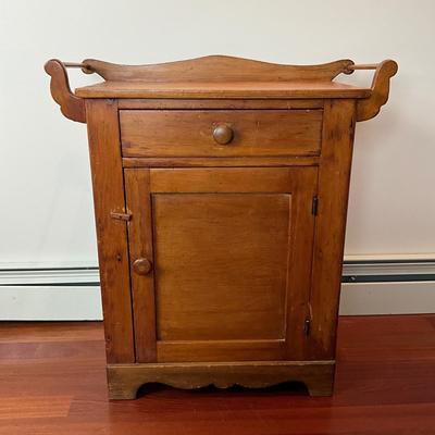 L425 Antique Pine Wash Stand