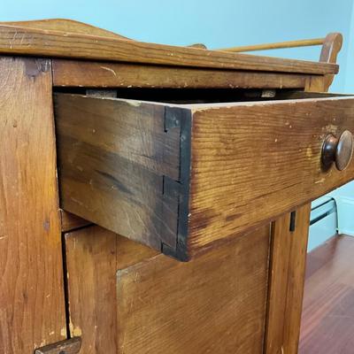 L425 Antique Pine Wash Stand