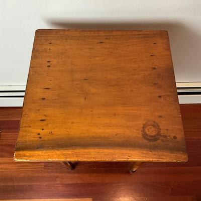 L433 Antique Mixed Woods Turned Legs Single Drawer Stand