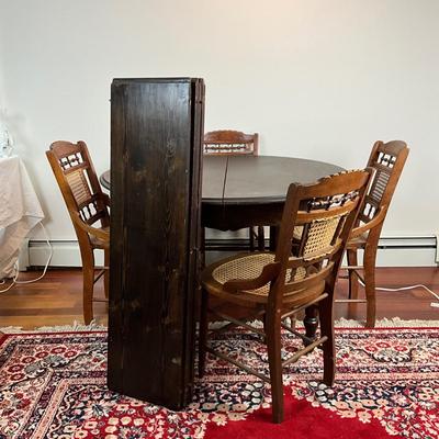 L437 Antique Victorian Oak Round Table and Four Cane Seat Chairs