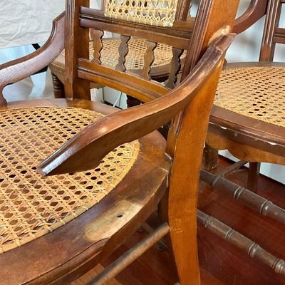 L437 Antique Victorian Oak Round Table and Four Cane Seat Chairs