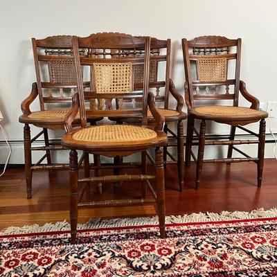 L437 Antique Victorian Oak Round Table and Four Cane Seat Chairs