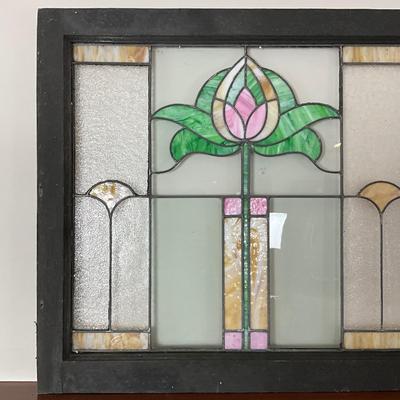 L441 Antique Victorian Stained Glass Floral Window