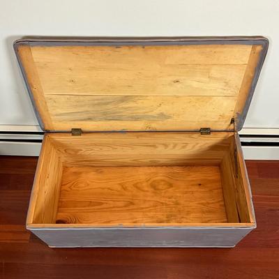 DR453 Antique Grey Painted Pine Chest