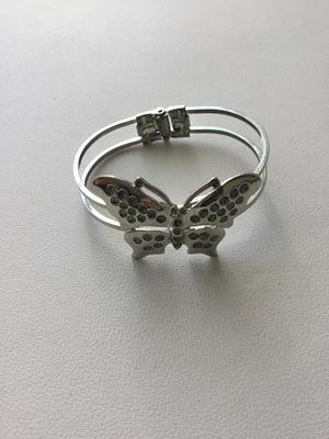 Beautiful silver tone butterfly bracelet