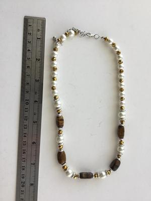 Beautiful faux pearl fashion necklace
