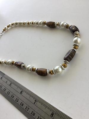 Beautiful faux pearl fashion necklace