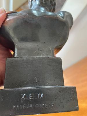 Statue, ashtray, vintage postcards