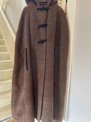Vtg brown cape