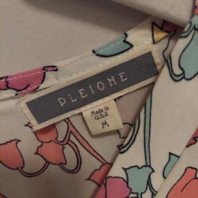 Women's Flowy Floral Tops Size Small (PBC-BBL)