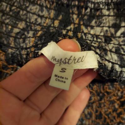 Women's Flowy Floral Tops Size Small (PBC-BBL)