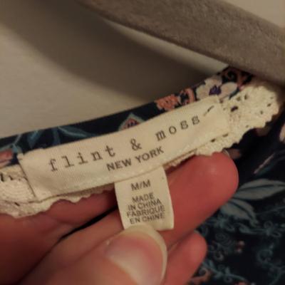 Women's Flowy Floral Tops Size Small (PBC-BBL)