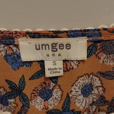 Women's Flowy Floral Tops Size Small (PBC-BBL)