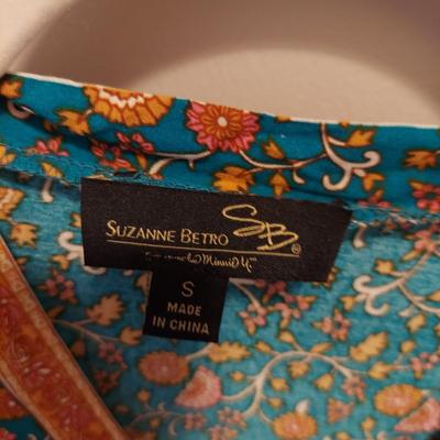 Women's Flowy Floral Tops Size Small (PBC-BBL)