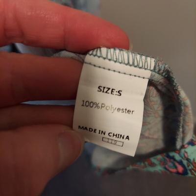 Women's Flowy Floral Tops Size Small (PBC-BBL)