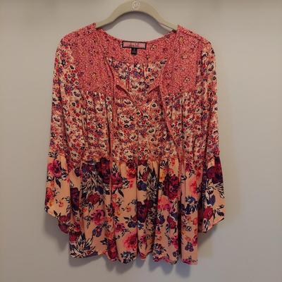 Women's Flowy Floral Tops Size Small (PBC-BBL)