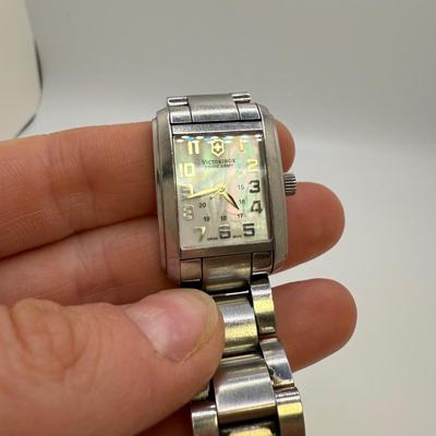 Victorinox Swiss Army & Seiko Quartz Watches (ST-HS)