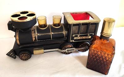 Lot #85 Vintage Musical Bar Piece Train Engine Holds Decanter/Glasses