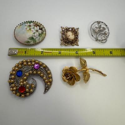 Vintage Jewelry Variety (ST-HS)