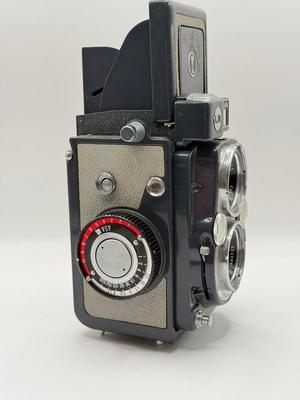 LOT 43K: Medium Format Twin Lens Reflex 120mm Cameras: Lubitel 166U & Yashica LM Copal-SV