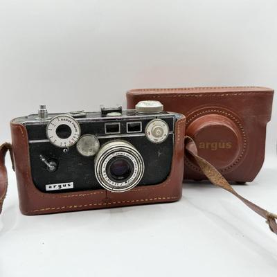 LOT 44K: Film Cameras: Argus Coated Cintar C3 Range Finder 35mm w/ Leather Case & Woca 120 GF w/ Box