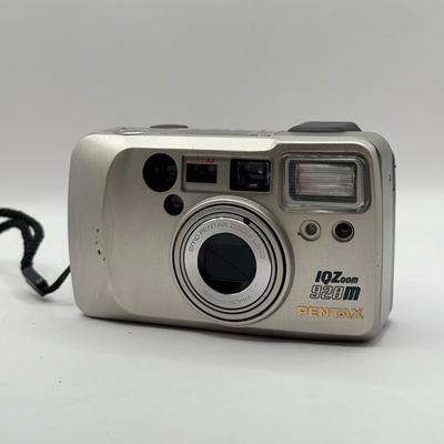 LOT 46K: 35mm Film Cameras: Canon Mega Zoom 105, Minolta Freedom Vista & Pentax IQZoom 920m