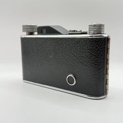 LOT 47K: Vintage Folding Cameras: Pho-tak Foldex 20 & Kodak Tourist II Camera