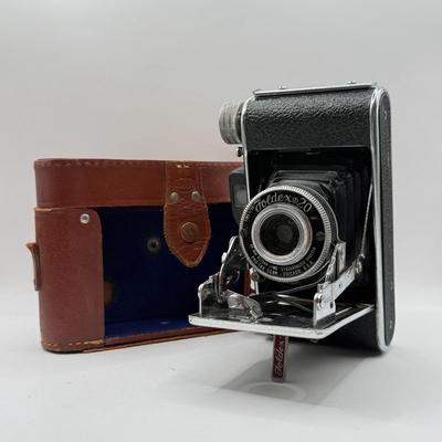LOT 47K: Vintage Folding Cameras: Pho-tak Foldex 20 & Kodak Tourist II Camera