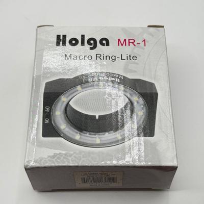 LOT 51K: Vivitar 58mm f/4.5-5.6 MC Macro Focusing Zoom Lens, Bower SFDRF Flash, Vivitar Auto Thyristor 2600-D Flash, DeJUR 135mm f/2.8...